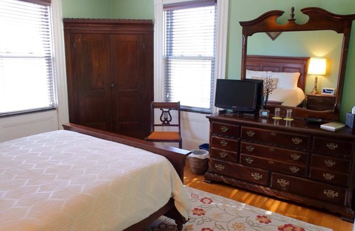 Salem Bed & Breakfast | Stepping Stone Inn