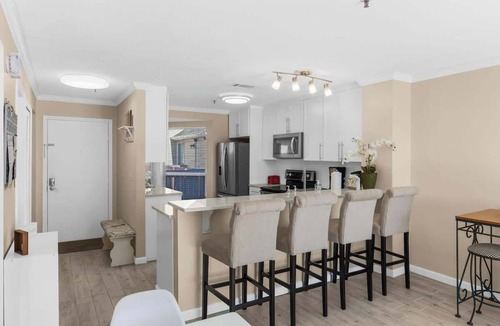 Windy Hill Apartment | Steps Away From The Ocean