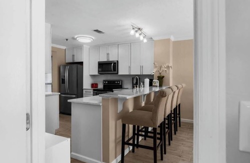 Windy Hill Apartment | Steps Away From The Ocean
