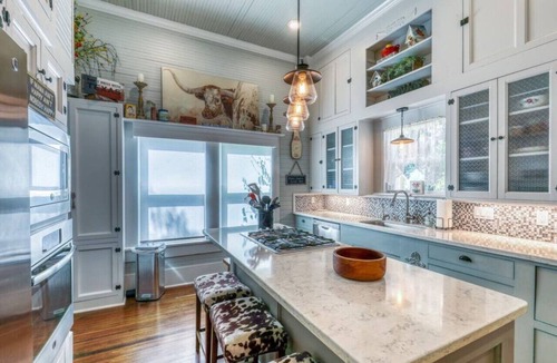 La Grange House | Steps away from the sweet LaGrange downtown square