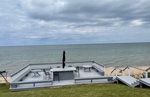Caseville House | Steps away to sub sugar sandy beach - sleeps 6