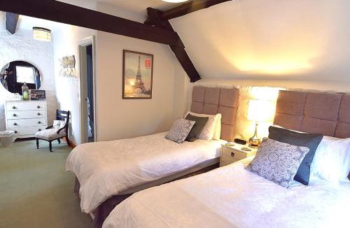 Bilbrook Bed & Breakfast | Steps Farmhouse B&B