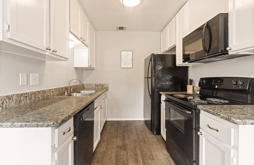Central Arlington Apartment | Steps from AT&T Stadium ★ Comfy Space ★ Kind Hosts