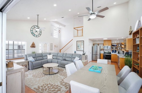 Indian Rocks Beach House | Steps From Beach With 2 Golf Carts Sleeps 16!