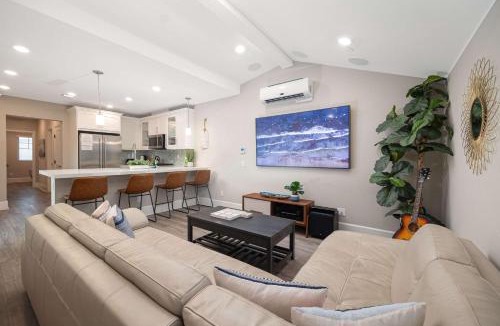 Mission Beach House | Steps from Bay Ocean Villa