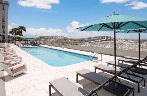 Harold House | Steps from beach and restaurants