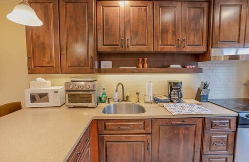 Tahoya Shores Condo | Steps from Beach-N-Mins to SKI - Updated Interior
