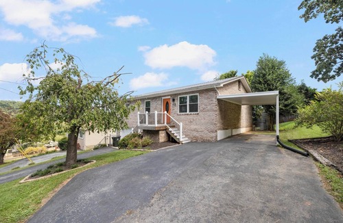 Oak Grove House | Steps from Boone Lake - 3BR home with hot tub