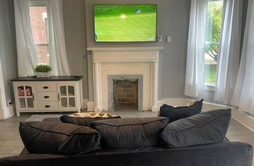 Northside District Apartment | Steps from Downtown UK / Transylvania University