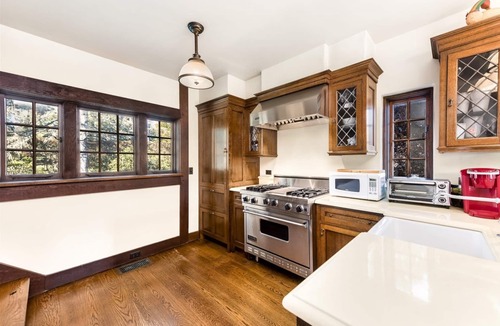 Watch Hill House | Steps from East Beach-4 Bedrooms