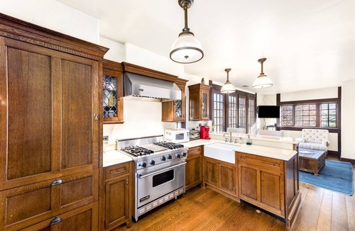 Watch Hill House | Steps from East Beach-4 Bedrooms