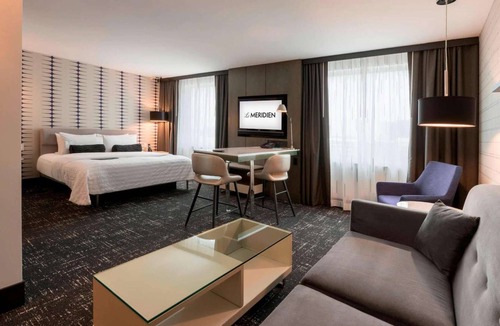 Far North Dallas Hotel | Steps from Galleria Dallas + Dining. Pool. Gym.