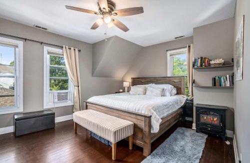 Valparaiso House | Steps from Journeyman in Downtown Valparaiso