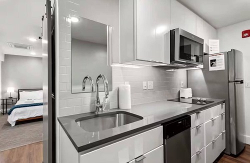 Hanover Place Apartment | Steps from KC Streetcar - The Nook