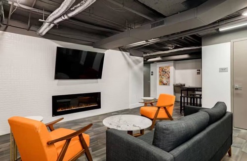 Hanover Place Apartment | Steps from KC Streetcar - The Nook