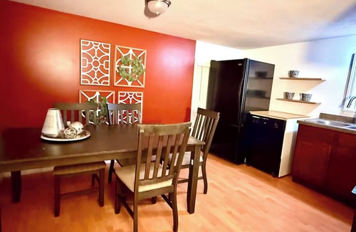 Charlotte House | Steps from Lake Ontario-Cozy 1 bedroom retreat