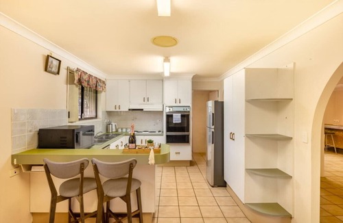 Robertson House | Steps from Mall! Super Convenient 3BR Cozy House