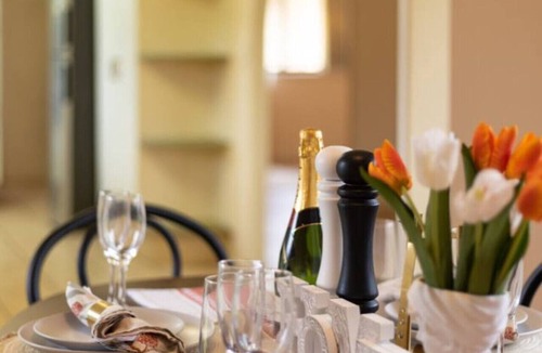 Robertson House | Steps from Mall! Super Convenient 3BR Cozy House