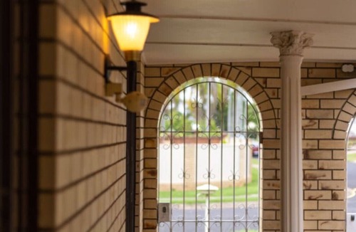 Robertson House | Steps from Mall! Super Convenient 3BR Cozy House