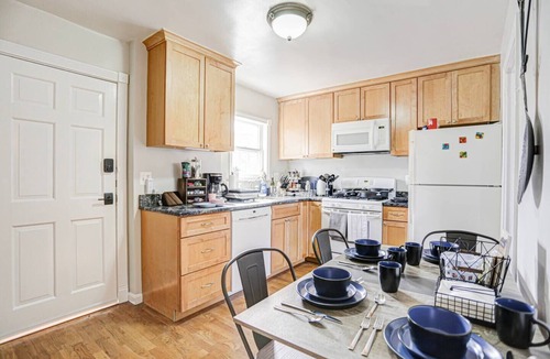 Old Town West House | Steps from Metro, Shops & Restaurants | Free parking | Smart Lock