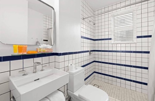 West Avenue Hotel | Steps from Miami Attractions | Walkable South Beach Studio