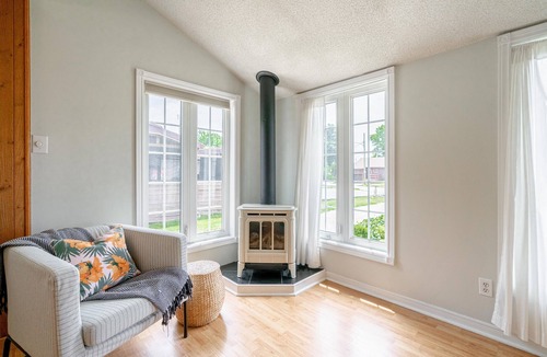 Ruthven Cottage | Steps from the Beach