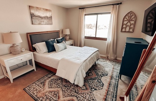 Branford House | Steps from the Beach