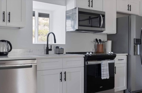 Soap Lake House | Steps from The Beach