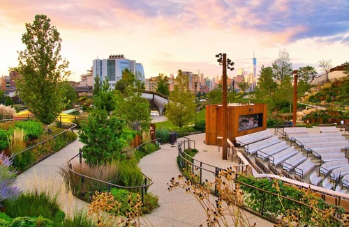 Hell's Kitchen Hotel | Steps From The Dazzling Lights Of Broadway | Pet Friendly + Bikes