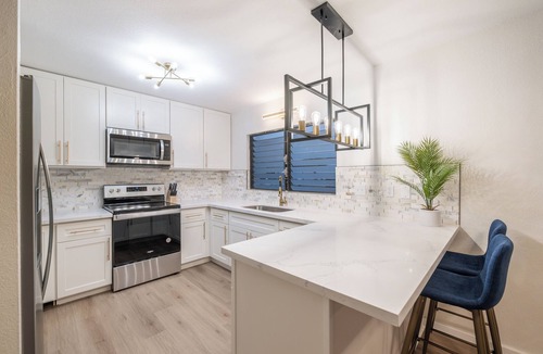 Nanakuli House | Steps from the Ocean 3bed/1.5bath Maili Beach