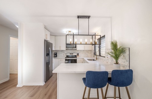 Nanakuli House | Steps from the Ocean 3bed/1.5bath Maili Beach