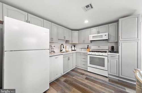 South Beach Haven Condo | Steps from the Ocean, Views of the Bay