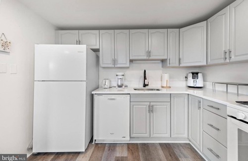 South Beach Haven Condo | Steps from the Ocean, Views of the Bay
