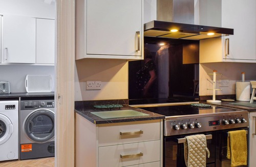 South Shore Cottage | Steps from the sand, moments from the fun.