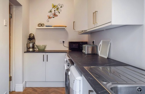 South Shore Cottage | Steps from the sand, moments from the fun.