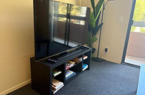 Westwood Apartment | Steps from UCLA Westwood 1 Bd 1Ba