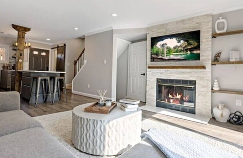 Virginia Square House | Steps to All Attractions