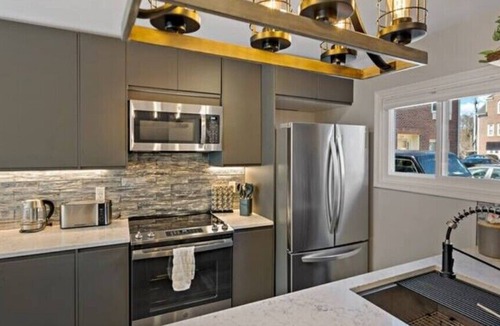 Virginia Square House | Steps to All Attractions