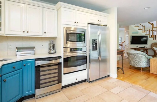 Lion Head Beach House | Steps to Bay Beach...Impeccable & Private Oasis Getaway. Newly available.