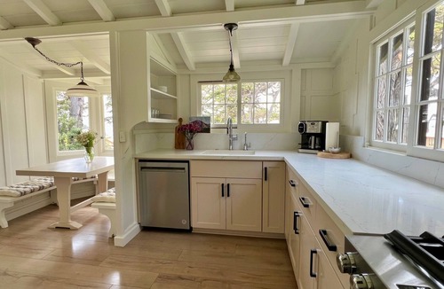 Golden Rectangle House | Steps to Beach- Ocean views - Dog Friendly