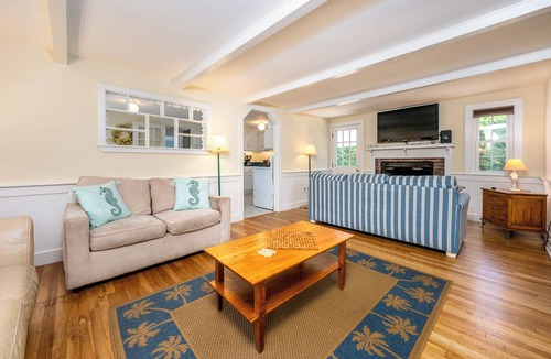 Dennis Port House | Steps to Beach 4-5 Bedrooms w/Central A/C