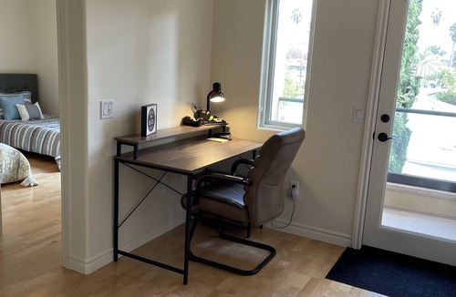 Crown Point Condo | Steps to Beach & Bay, Surfing & Kayaking, Walk to Crystal Pier, Brilliant Sunset