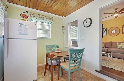 Lake Worth House | Steps to Beach & Downtown! Private Patio & Parking