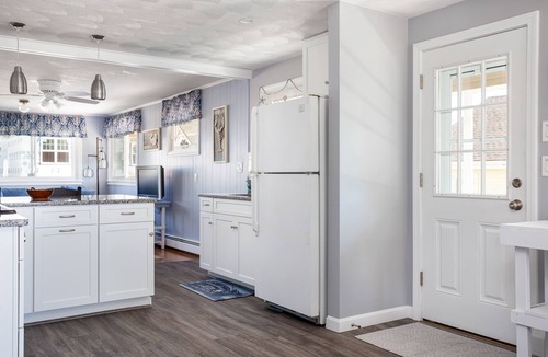 Narragansett House | Steps to Beach, Ocean Views, Sleeps 13