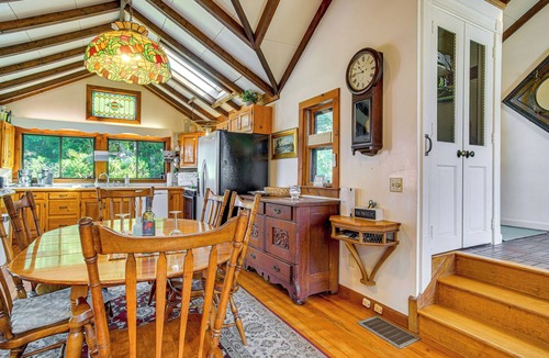 Cotuit House | Steps to Beach: Timeless Home w/Cotuit Bay View!