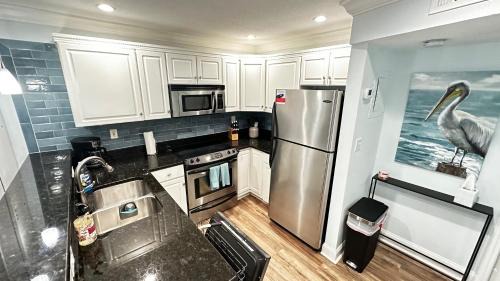 Belle Vista Apartment | Steps to beach with No Resort Fees and FREE parking 2