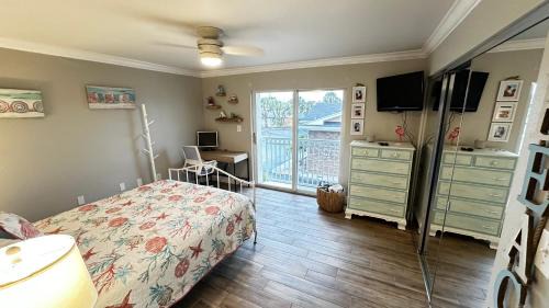 Belle Vista Apartment | Steps to beach with No Resort Fees and FREE parking 2