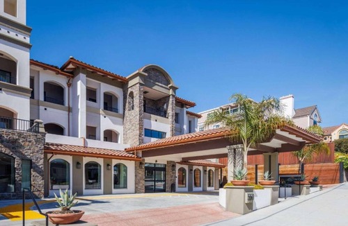 Beach Hill - Beach Flats Hotel | Steps to Boardwalk | Ocean View + Free Breakfast
