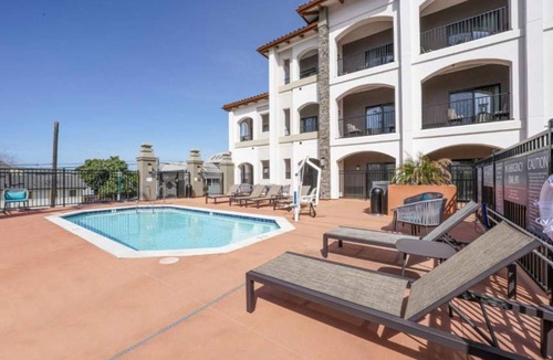 Beach Hill - Beach Flats Hotel | Steps to Boardwalk | Ocean View + Free Breakfast