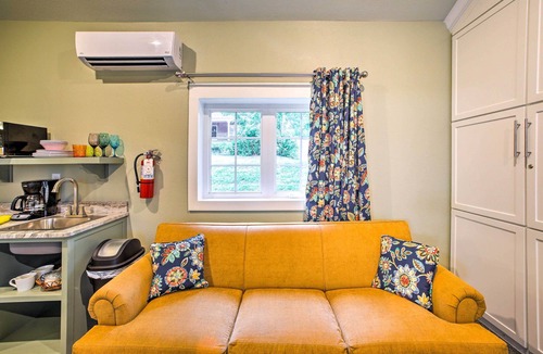 Downtown Branson Cottage | Steps to Branson Landing: Cozy Downtown Cottage!